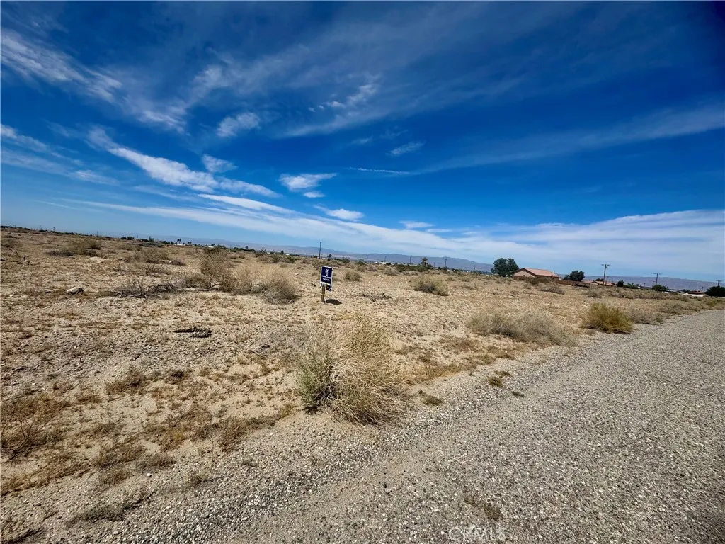 1109 Seaview Avenue, Thermal, California 92274 — photo 4