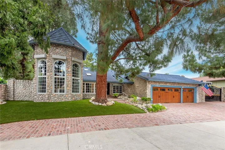 11822 Zelzah, Granada Hills, California 91344