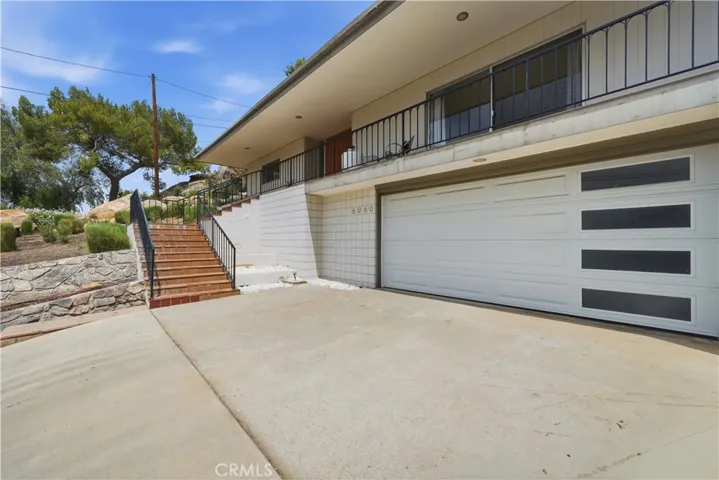 Large 2-car garage
