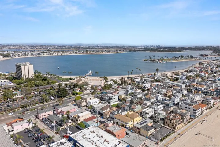 749 Zanzibar Ct, San Diego, California 92109