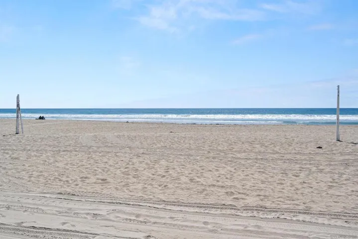749 Zanzibar Ct, San Diego, California 92109