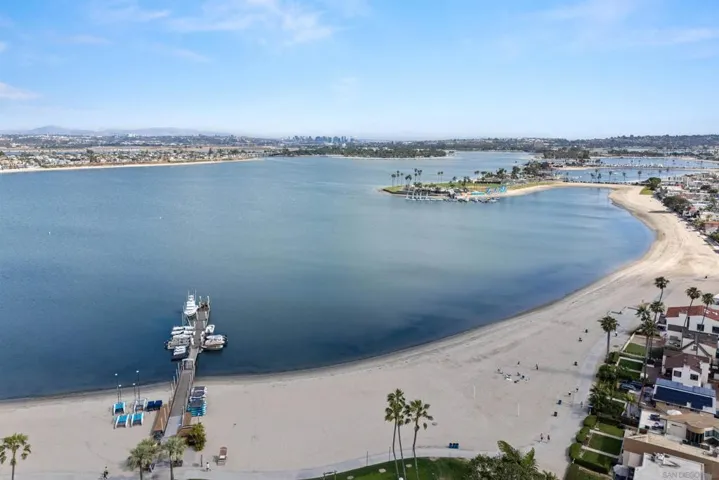 749 Zanzibar Ct, San Diego, California 92109