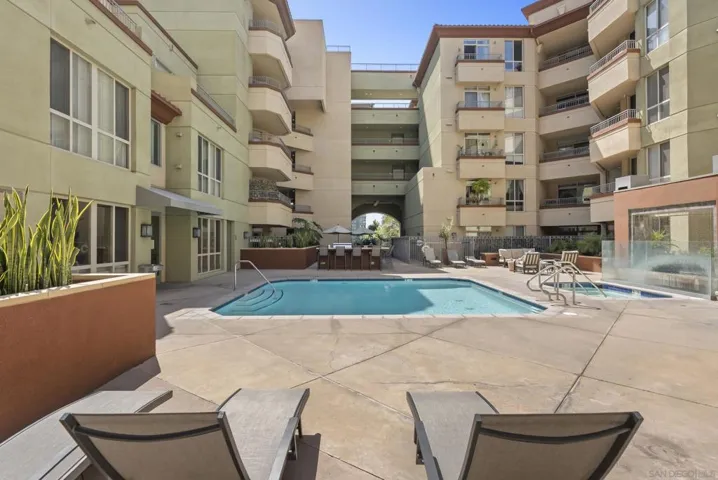 Swimming Pool/Hot Tub/Sauna