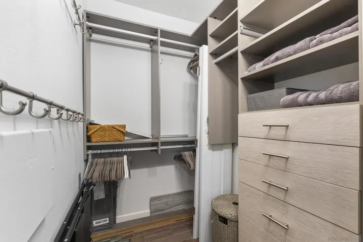 Walk-in Closet