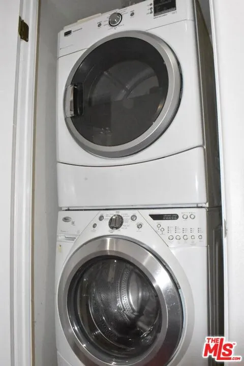 Washer/Dryer in unit