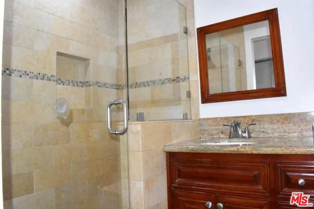 Full Bath Room
