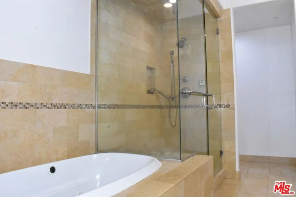 Master Room Bathroom