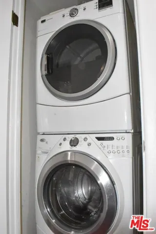 Washer/Dryer in unit