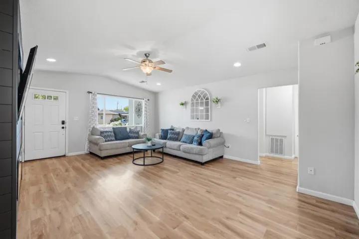 690 El Cerrito Way, Gilroy, California 95020