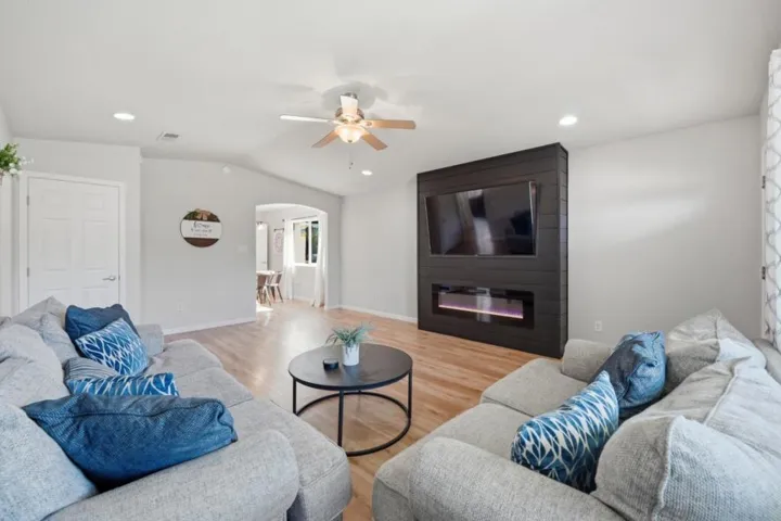 690 El Cerrito Way, Gilroy, California 95020