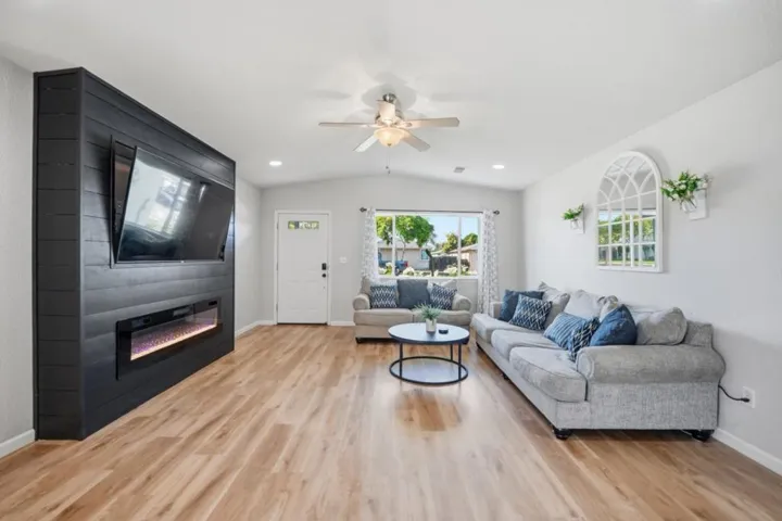 690 El Cerrito Way, Gilroy, California 95020