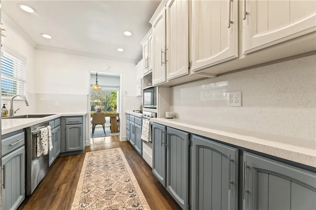 Upgraded Kitchen
