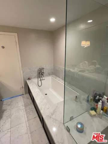 412 N Palm Drive 302, Beverly Hills, California 90210