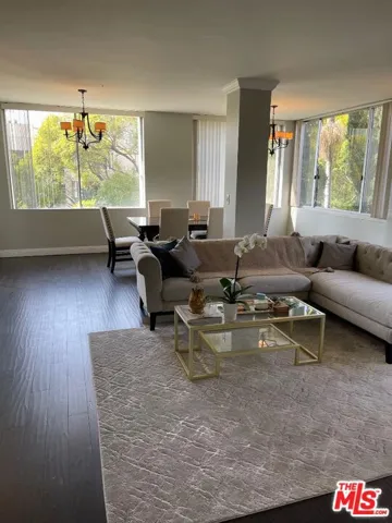412 N Palm Drive 302, Beverly Hills, California 90210