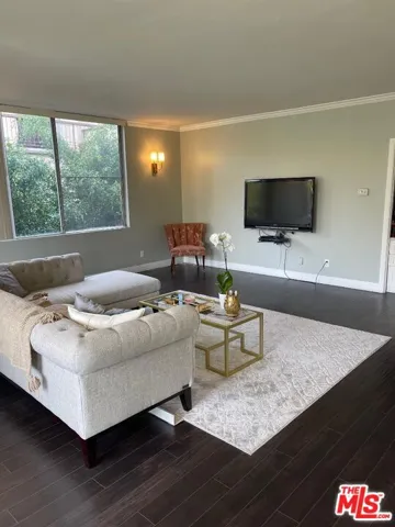 412 N Palm Drive 302, Beverly Hills, California 90210