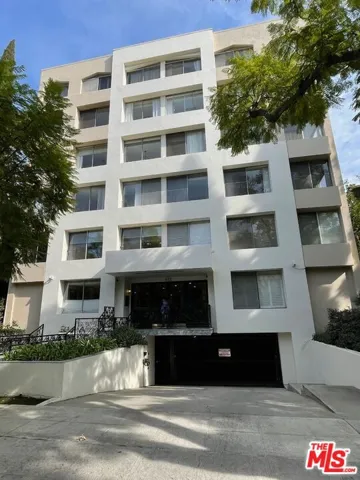 412 N Palm Drive 302, Beverly Hills, California 90210