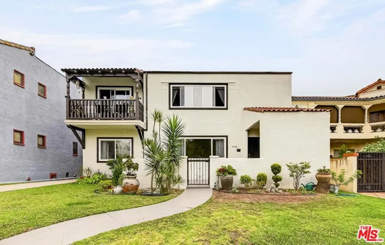 1050 S Hayworth Avenue, Los Angeles, California 90035