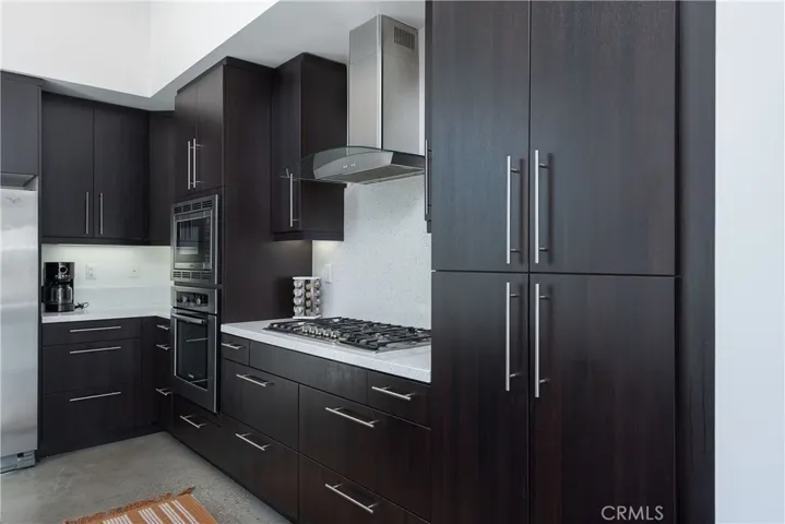 Kitchen cabinets with plenty of storage