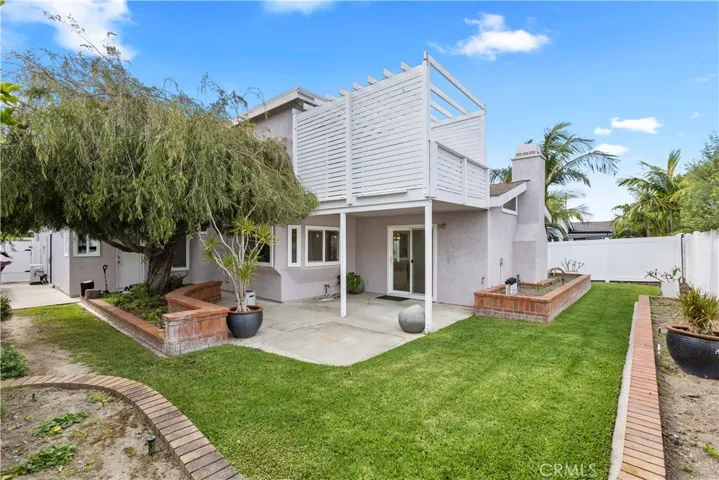 20082 Mayport Lane, Huntington Beach, California 92646
