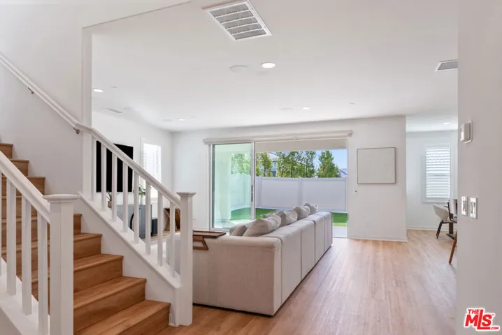 18130 Radiance Lane, Santa Clarita, California 91350