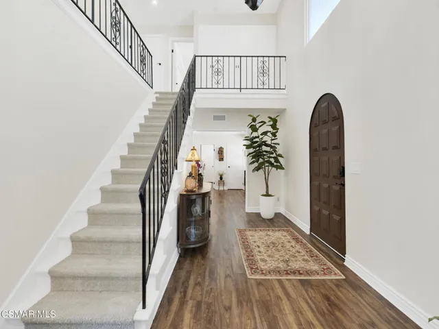 Wrap around floorplan