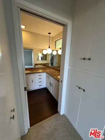 1212 Roberto Lane, Los Angeles, California 90077