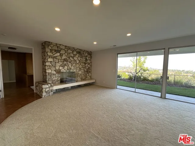 1212 Roberto Lane, Los Angeles, California 90077