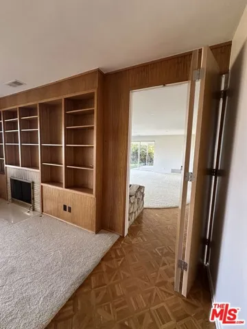 1212 Roberto Lane, Los Angeles, California 90077