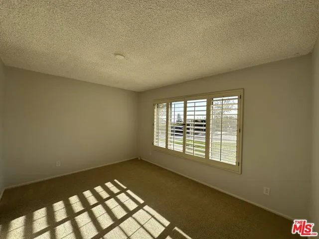 1212 Roberto Lane, Los Angeles, California 90077