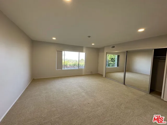 1212 Roberto Lane, Los Angeles, California 90077