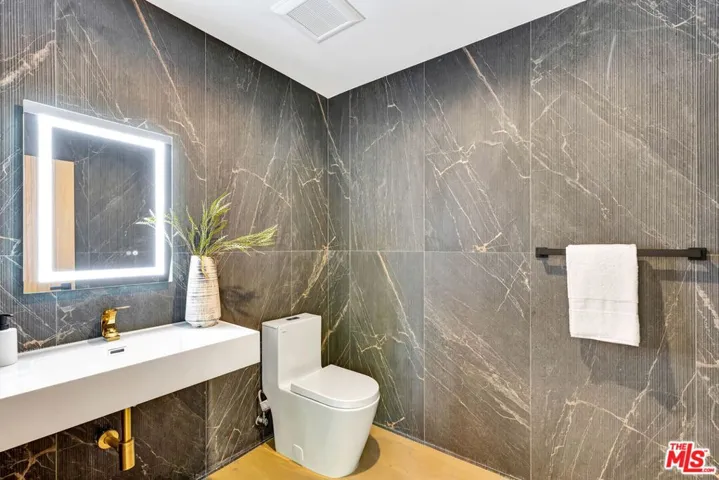 4329 Radford Avenue 2, Studio City, California 91604