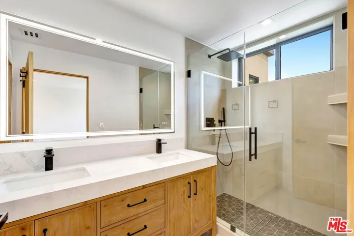 4329 Radford Avenue 2, Studio City, California 91604