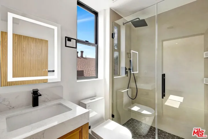 4329 Radford Avenue 2, Studio City, California 91604