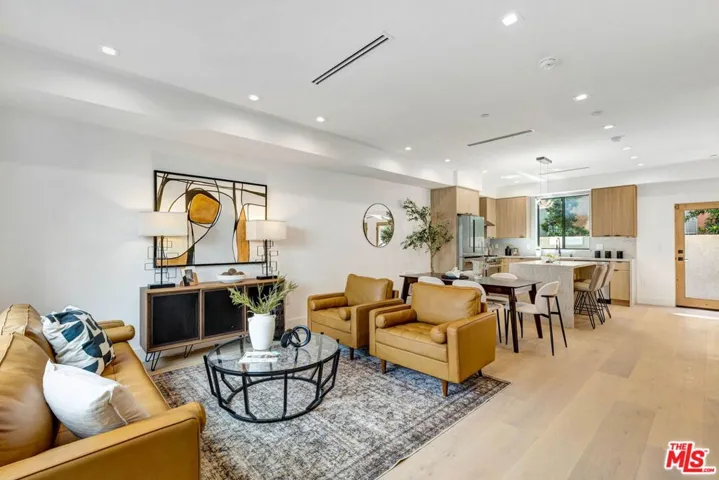 4329 Radford Avenue 2, Studio City, California 91604