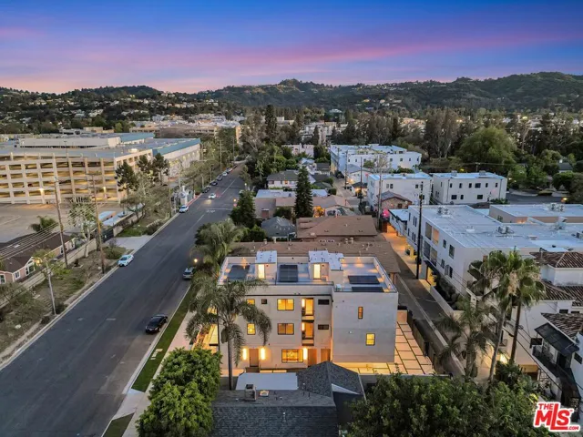 4329 Radford Avenue 2, Studio City, California 91604