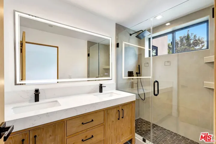 4329 Radford Avenue 2, Studio City, California 91604