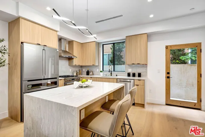 4329 Radford Avenue 2, Studio City, California 91604