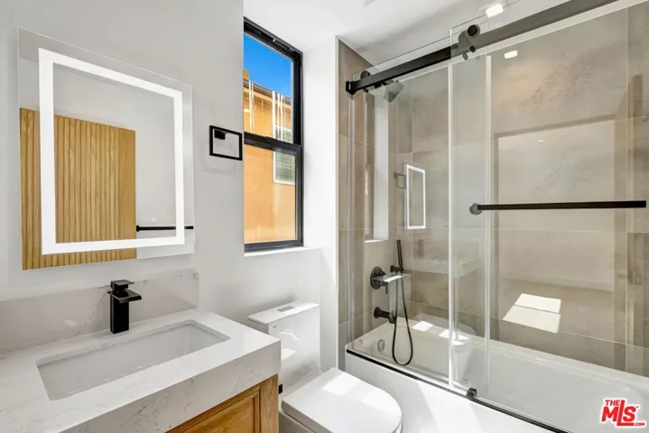 4329 Radford Avenue 2, Studio City, California 91604