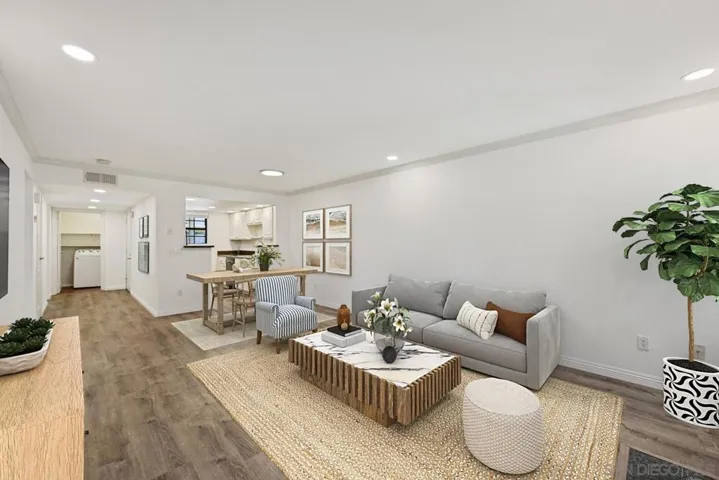 https://zimg.paragon.ice.com/ParagonImages/Property/PA/SDMLS/-521926/3/533/400/ef3533ba2d3bb10948e2ed61b3399a8a/3/c28b0bb0c8d6a3bcfa93fa17a264f73e/-521926-d677d061-e75d-4c3f-98e7-9cb3bb9c9350.JPG