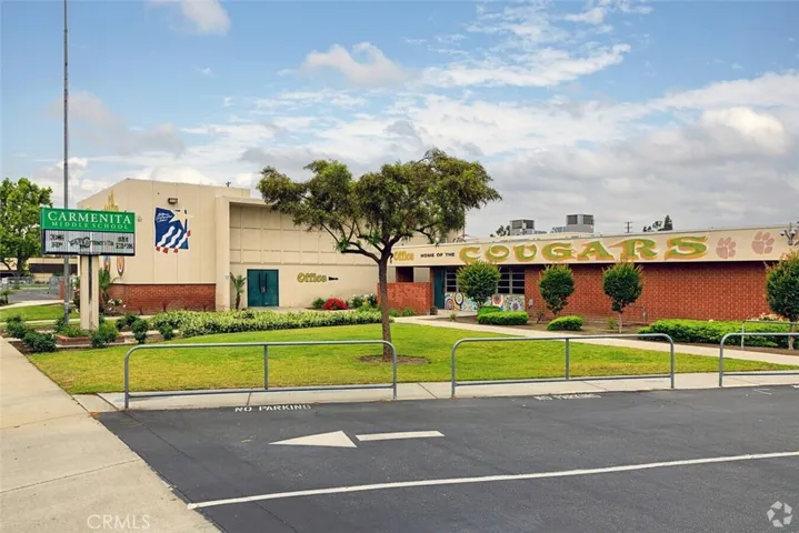 Carmenita Middle School