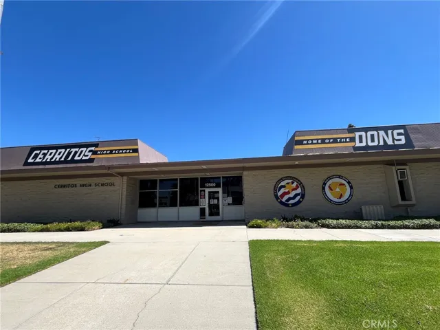 Cerritos High School