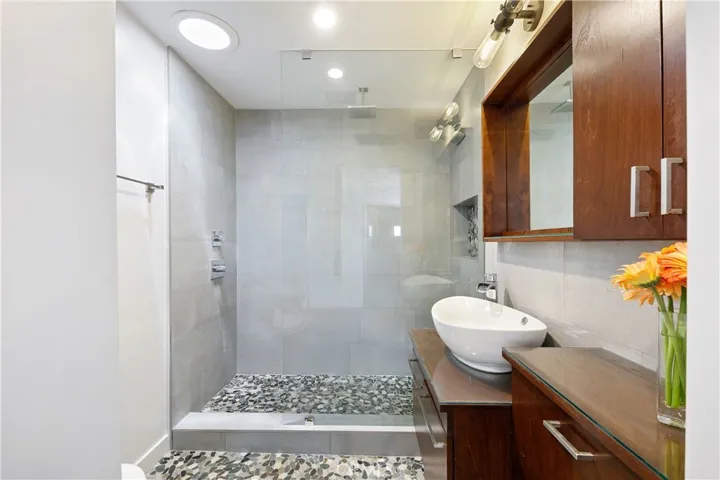 3512 Pacific Avenue 2, Los Angeles, California 90292