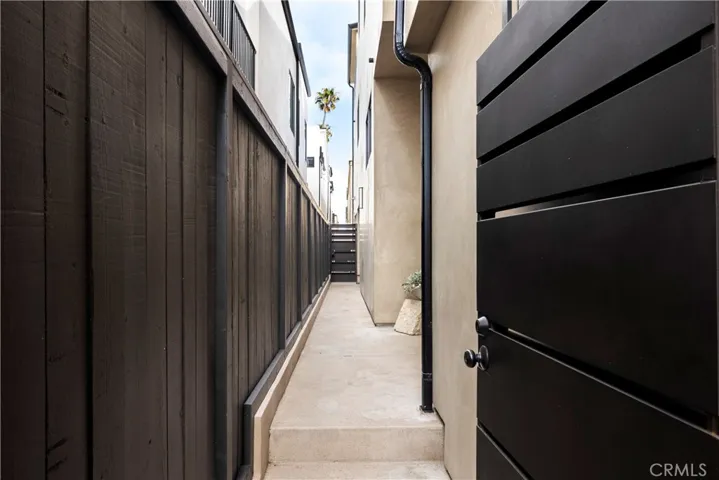 1/2 Fernleaf Avenue, Corona Del Mar, California 92625