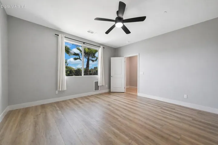 Primary bedroom w/ out furniture