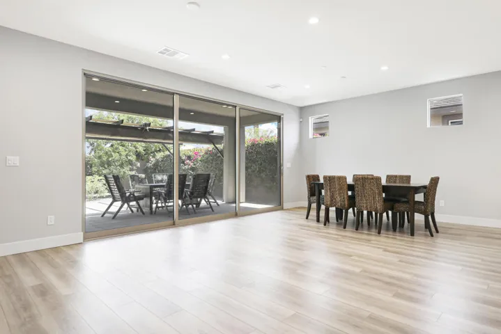Living / dining area