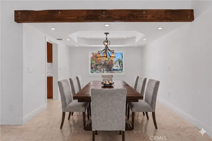 Virtual staged dining room