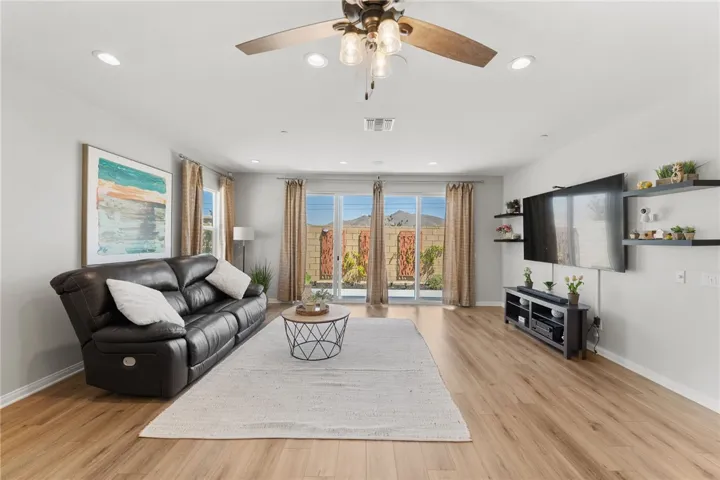 29050 Golden Sunset, Winchester, California 92596