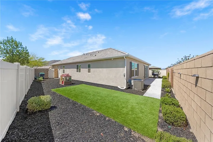 29050 Golden Sunset, Winchester, California 92596