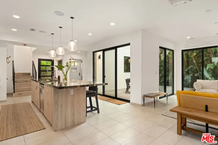 4118 Higuera Street, Culver City, California 90232