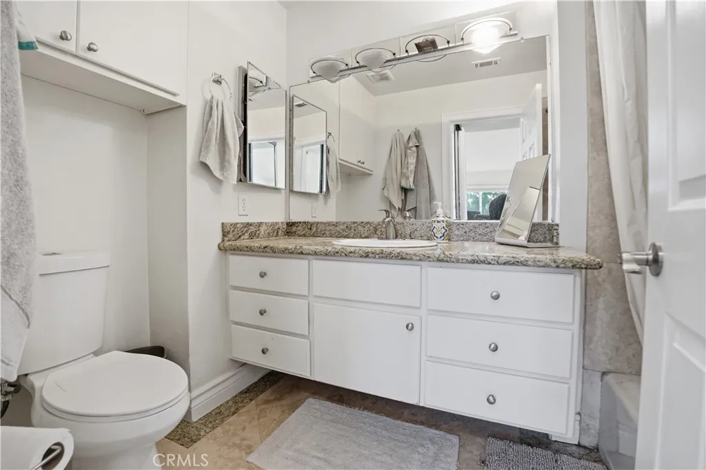 The main bathroom. The main bedroom prior photo.